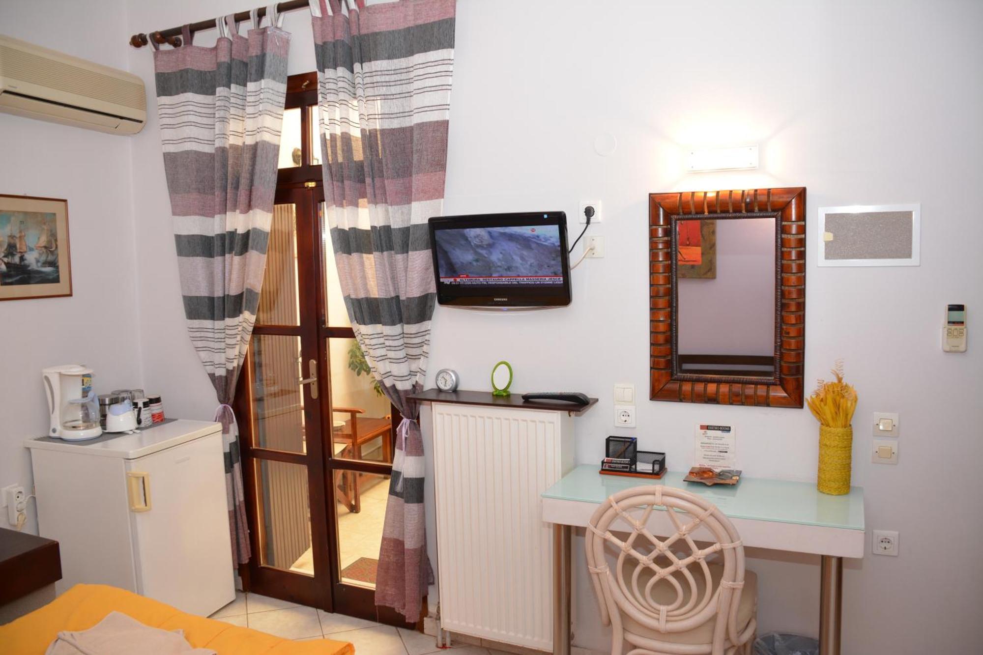 Enetiko Rooms Chrissi Akti Chania Exterior foto