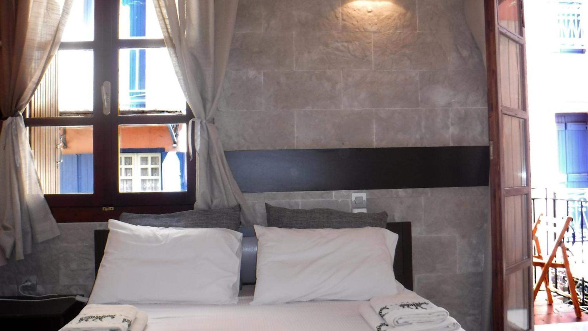 Enetiko Rooms Chrissi Akti Chania Exterior foto