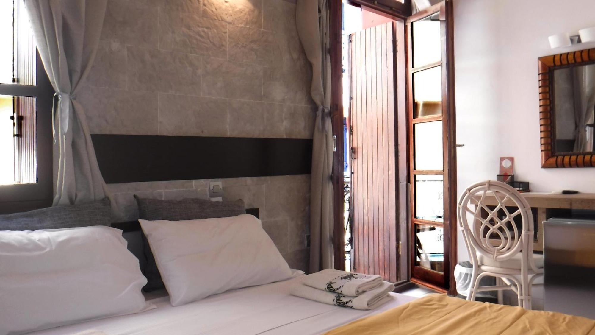 Enetiko Rooms Chrissi Akti Chania Exterior foto