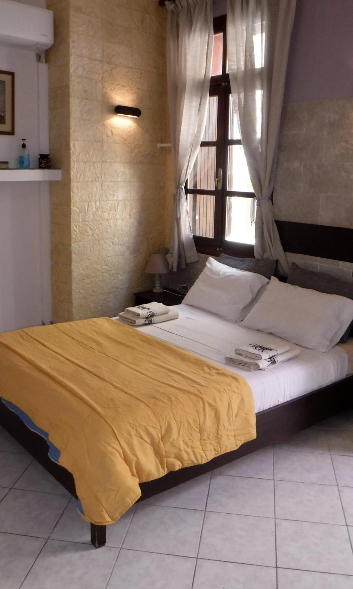 Enetiko Rooms Chrissi Akti Chania Exterior foto