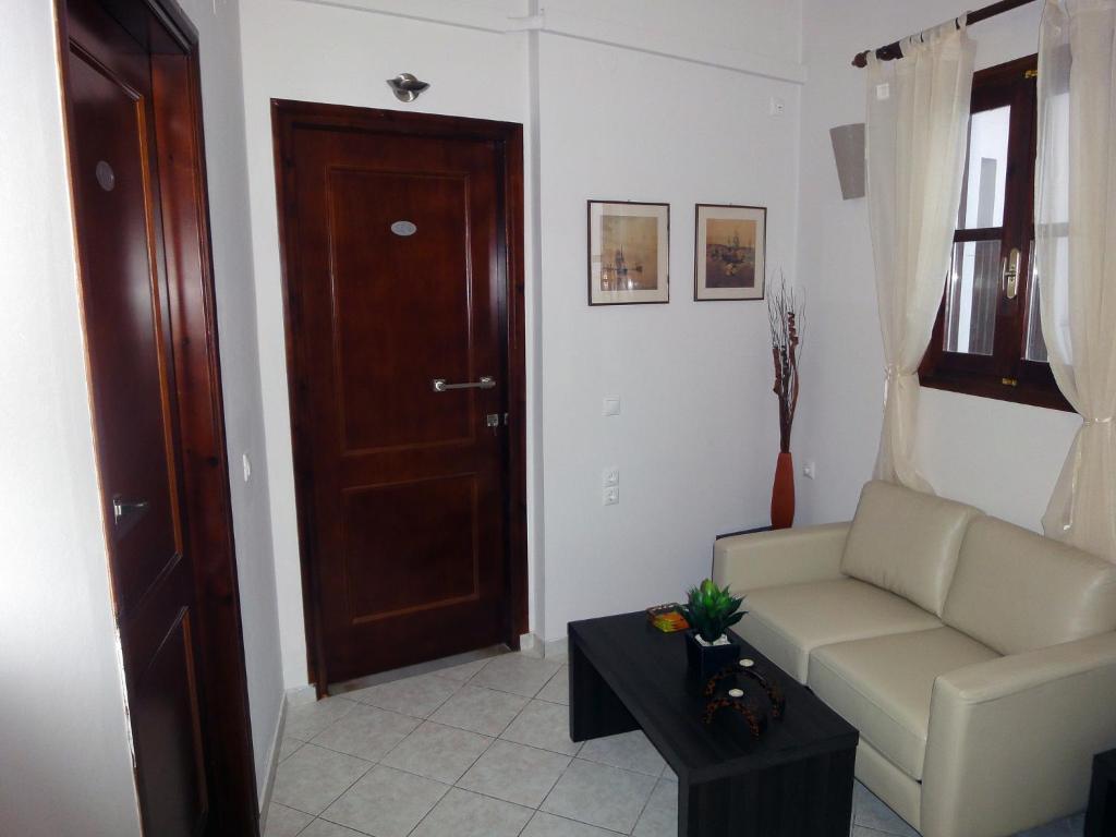 Enetiko Rooms Chrissi Akti Chania Exterior foto