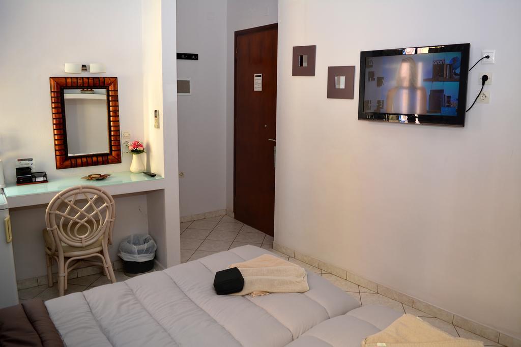 Enetiko Rooms Chrissi Akti Chania Exterior foto